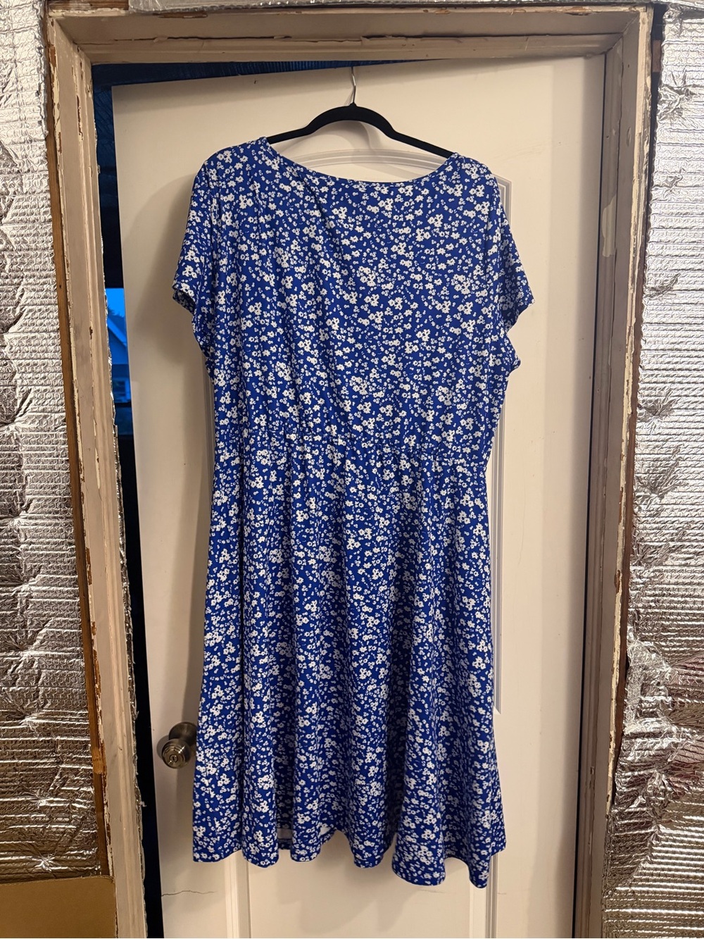 BloomChic Blue and White Floral Midi Dress - Picture 3 of 3